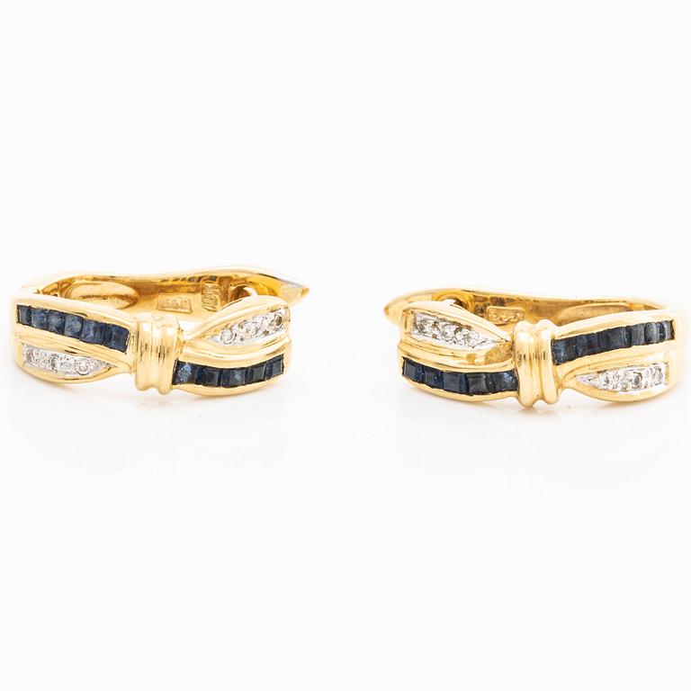 EARRINGS 18K gold square-cut saphires and brilliant-cut diamonds, height approx 2 cm.