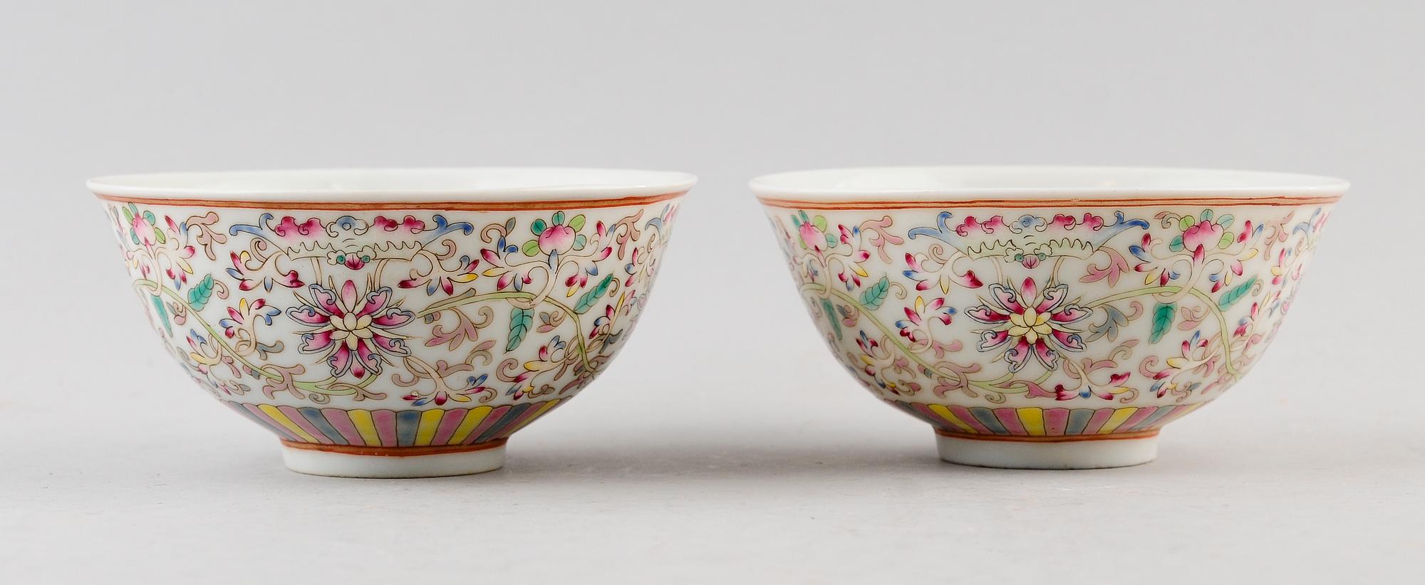 SKÅLAR, 1 par, porslin, Kina, 1900-tal.