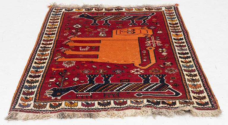 A Kashgai rug, c. 168 x 107 cm.