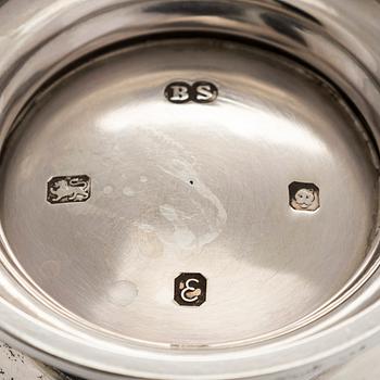 Jälkiruokakulhoja, 8 kpl, sterlinghopeaa, Bryan Savage Englanti 1979.