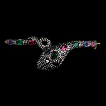 ARMBAND, 18 k guld och silver, diamanter tot ca 2,70 ct, smaragder,  rubiner och safirer.