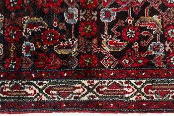 Gallery carpet, Old Hamadan, ca 100 x 286 cm.