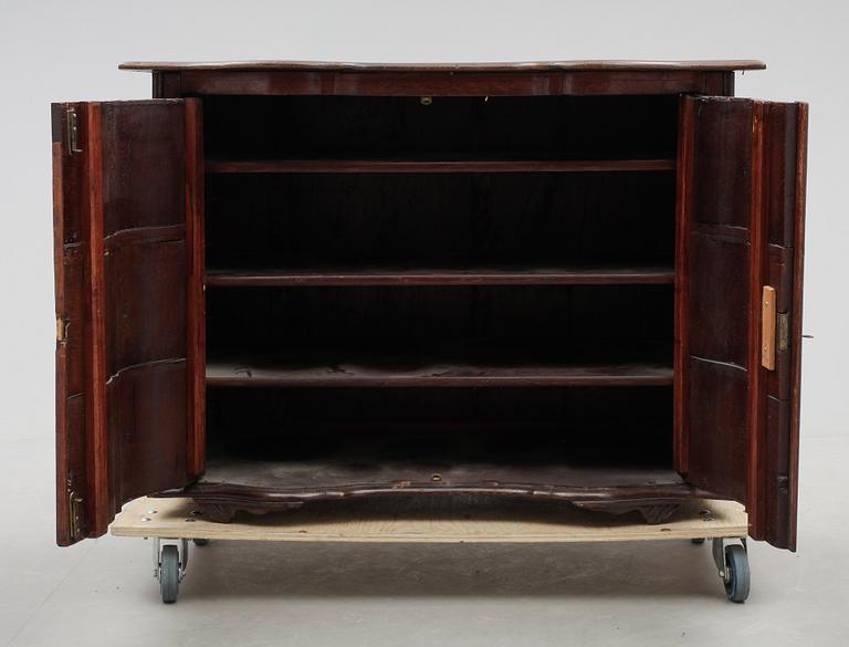 SIDEBOARD, senbarockstil, 1800-tal med äldre delar.