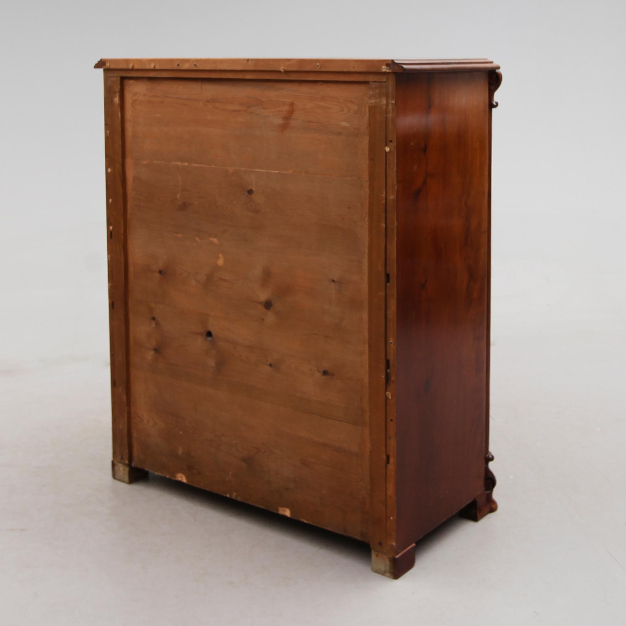 CHIFFONJÉ, 1800-talets andra hälft.