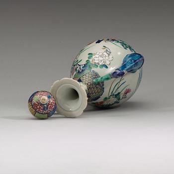 KANNA med LOCK, porslin. Japan, Meij (1868-1912).