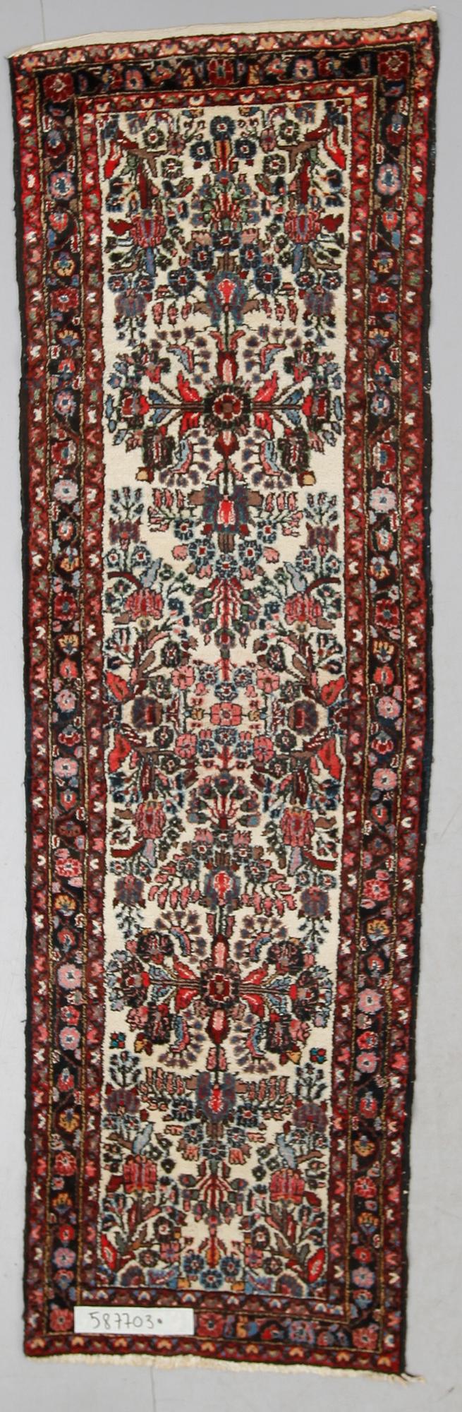MATTA, orient, ca 265 x 73 cm.