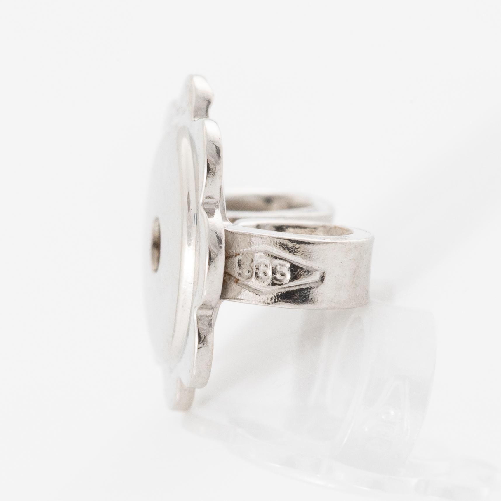 Örhängen 14K vitguld med opaler och  diamanter.
