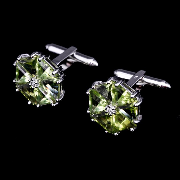 MANSCHETTKNAPPAR, 14k vitguld med peridoter och diamanter.