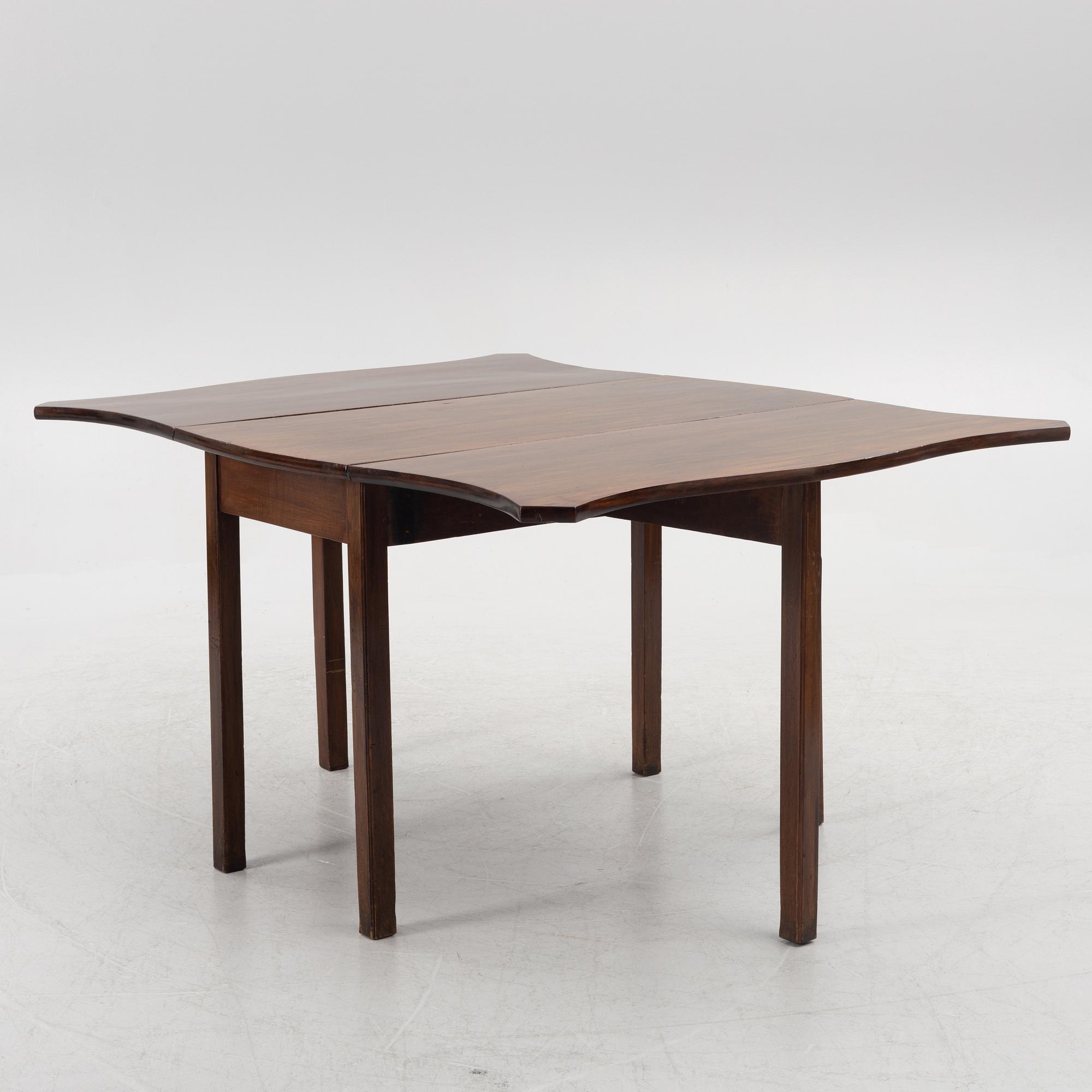 Drop-leaf table, England, 19th Century.