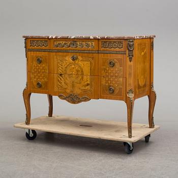 A second half of the 20th Century Gustavian style chest of drawers.