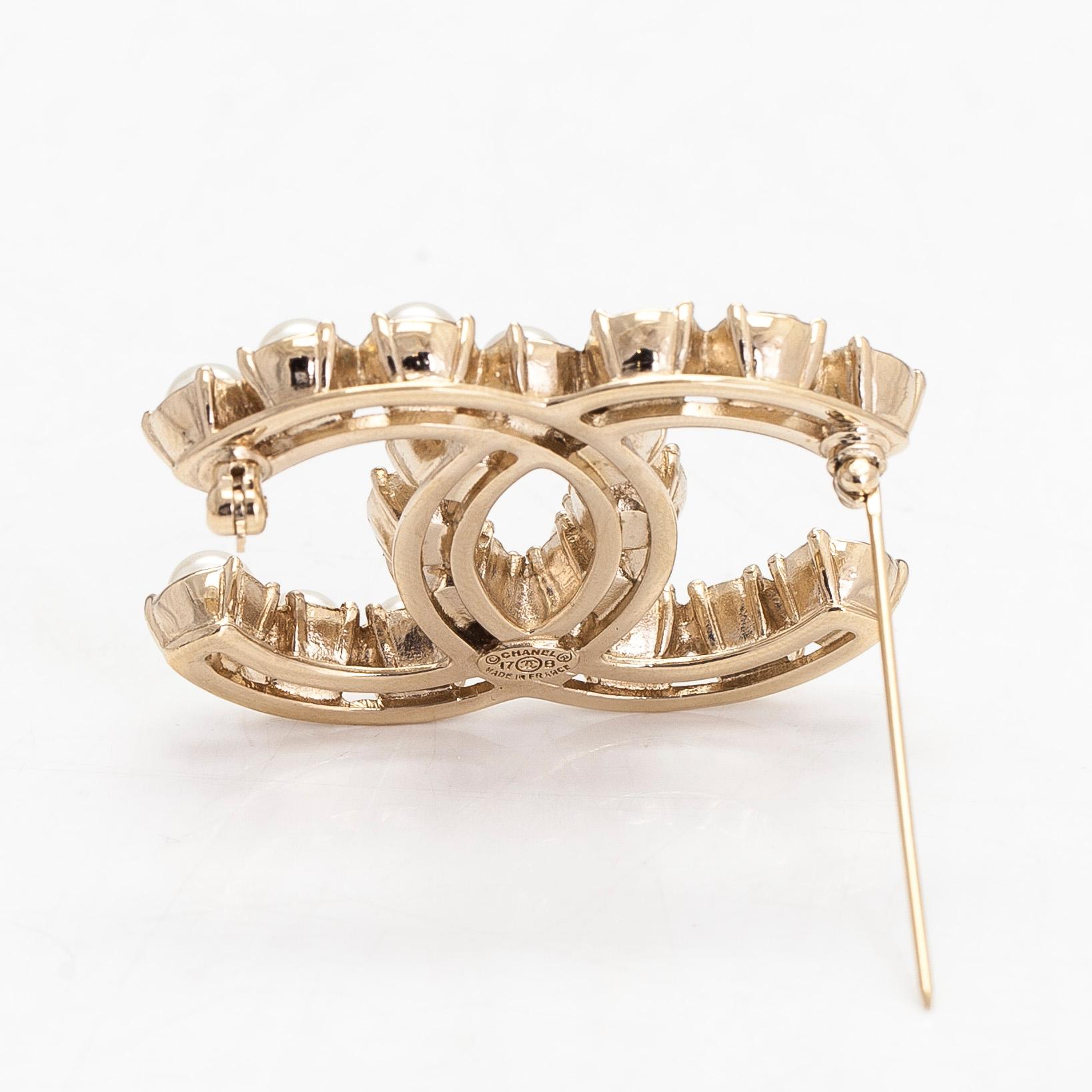 Chanel a brooch 2017. Bukowskis