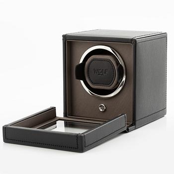 Wolf, Cub Single Winder, 14 x 15.4 x 14.8 cm.