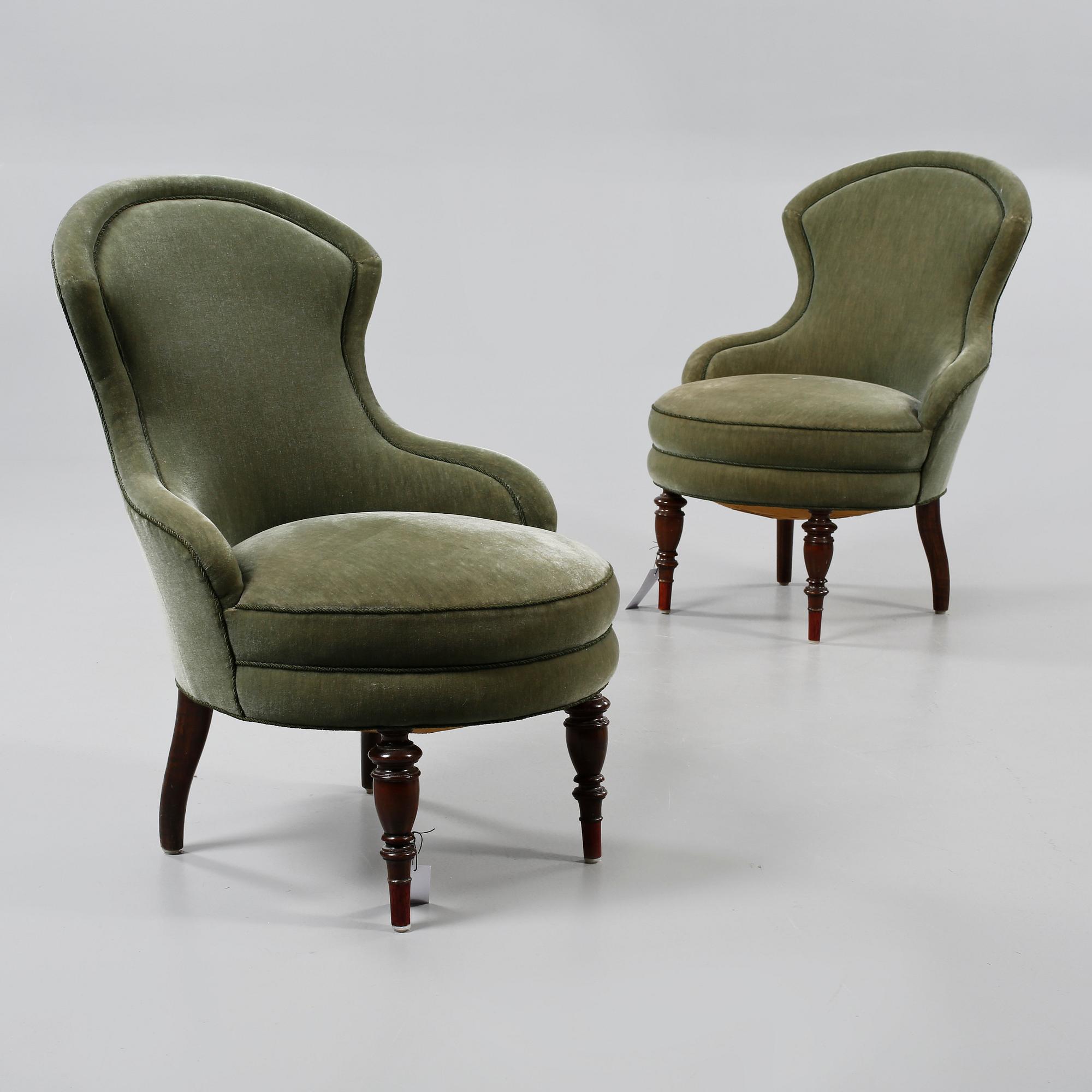 EMMAFÅTÖLJER, ett par, sent 1800-tal.