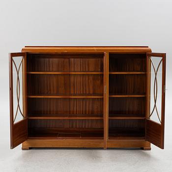 Cabinet, first half of the 20th Century.