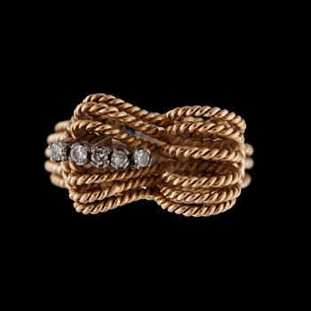 RING, 18K guld, 5 st 8/8 slipade diamanter. Vikt 6,2 g.