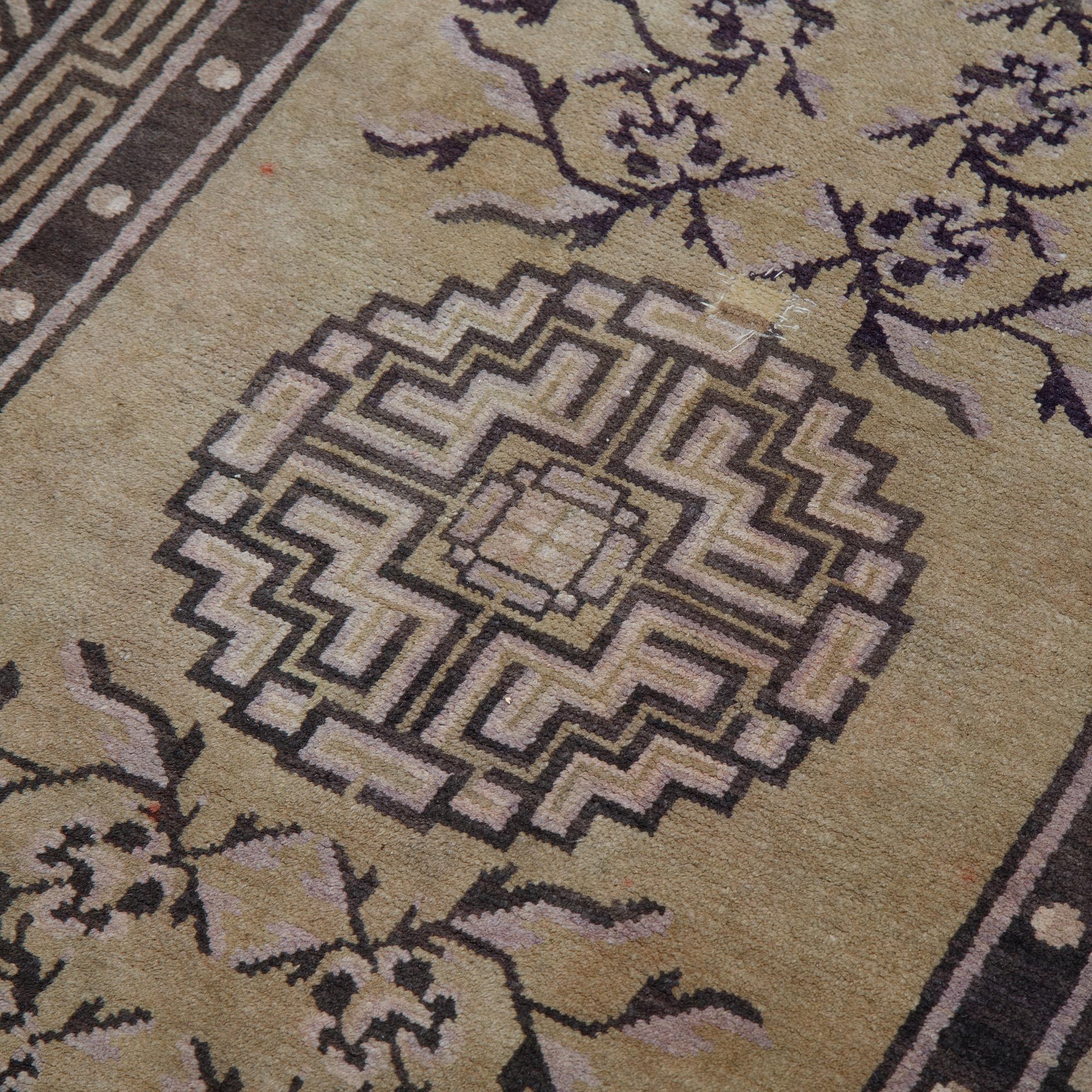 Matto, semi-antique China, ca 167 x 88 cm.