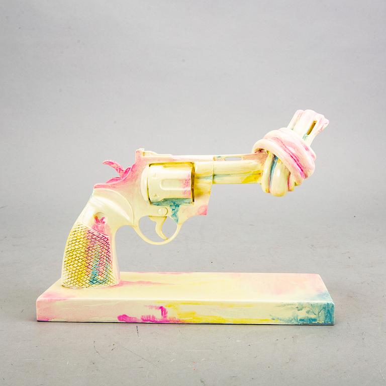 Carl Fredrik Reuterswärd, Non-Violence Project Foundation skulptur 2010.
