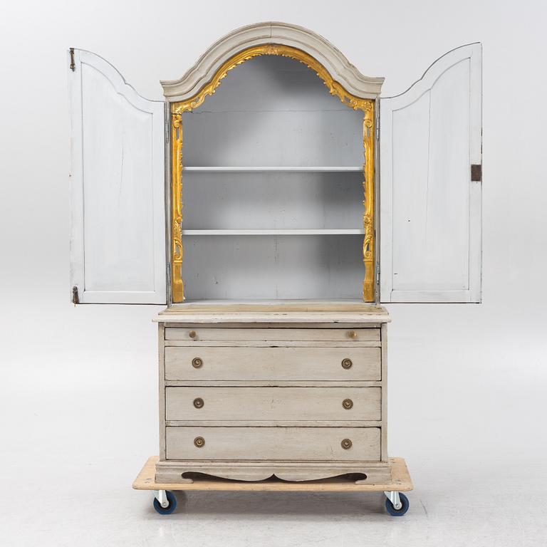 A cabinet, 19th Century.