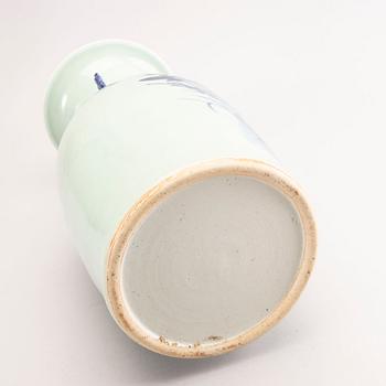 A Chinese porcelain vase around 1900.