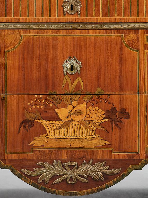 A Gustavian marquetry commode by G. Foltiern (master in Stockohlm 1771-1804).