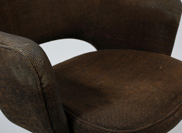 SKRIVBORDSSTOL, Eero Saarinen, Knoll International, 1900-talets andra hälft.