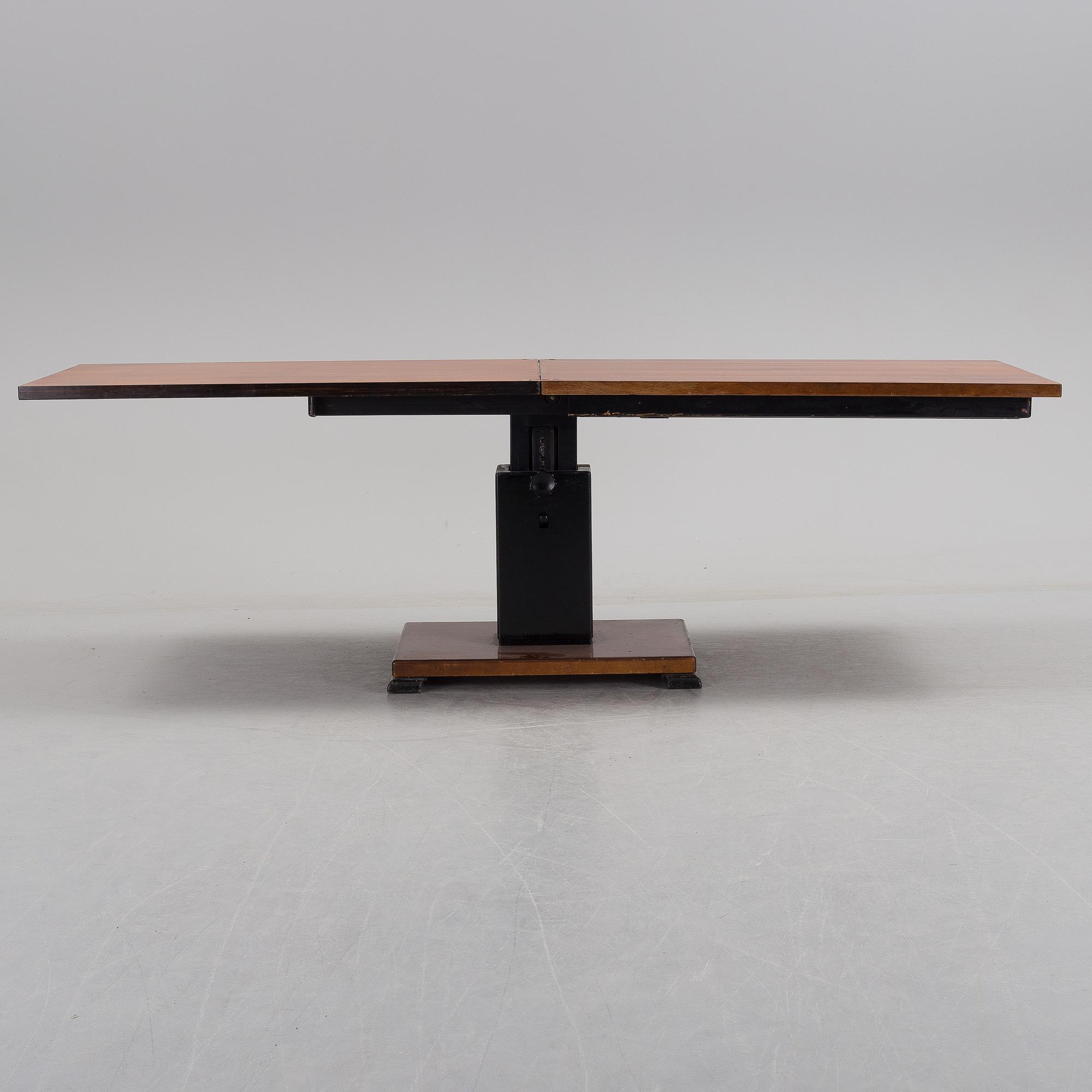 A 1930s coffee table by "Idealbordet" from Umeå.