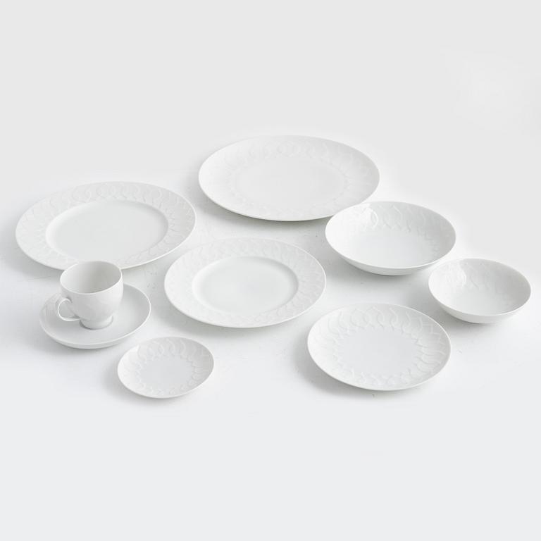 Björn Wiinblad, a 72-piece porcelain dinner service, "Lotus", Rosenthal, Germany.