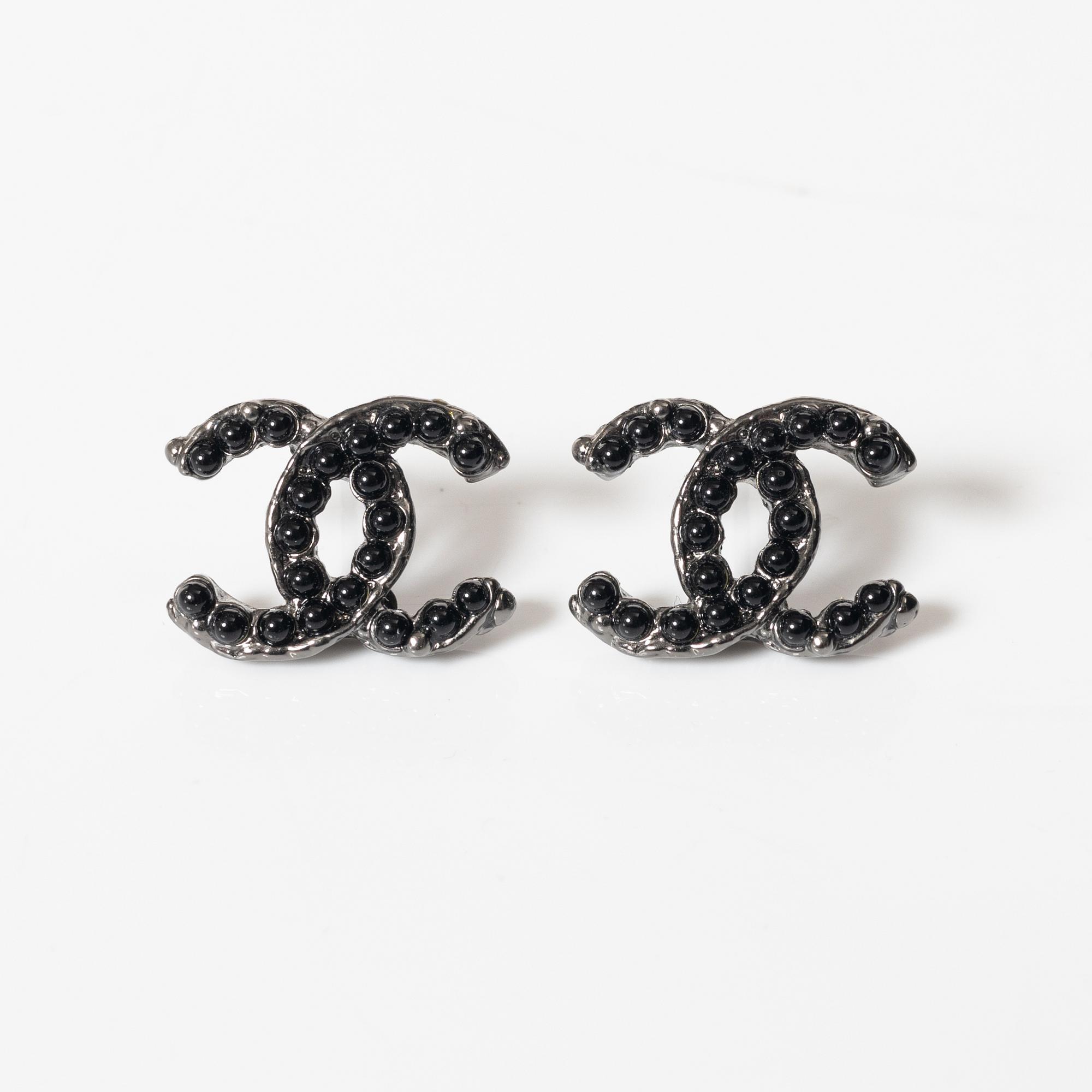 Chanel,.