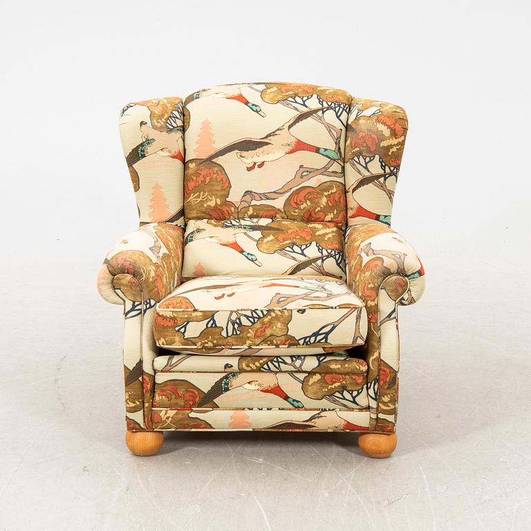 A 1940s armchair.