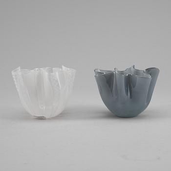SKÅLAR, 2 st, glas, sk näsduksskålar, möjligen Venini, Murano, Italien. 1900-talets andra hälft.