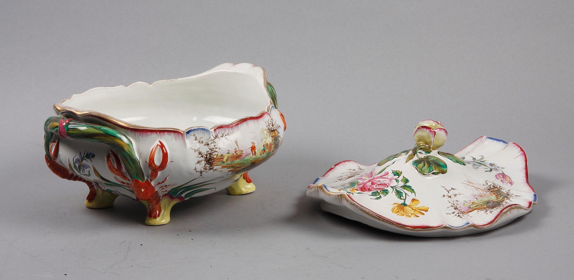 TERRIN, fajans, rokokostil. Troligen Frankrike, 1800-tal.