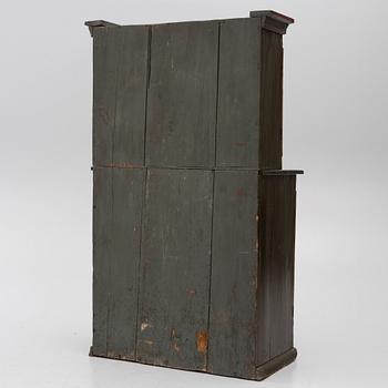 Pine cupboard, folk art, early 19th century.