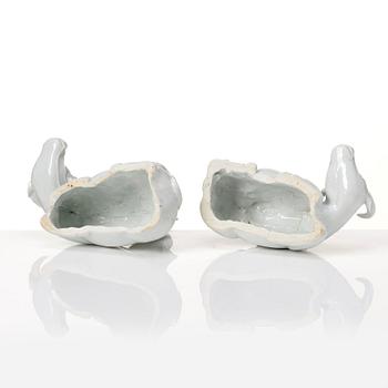 A pair of blanc de chine figurines, Qing dynasty, late Qing dynasty.