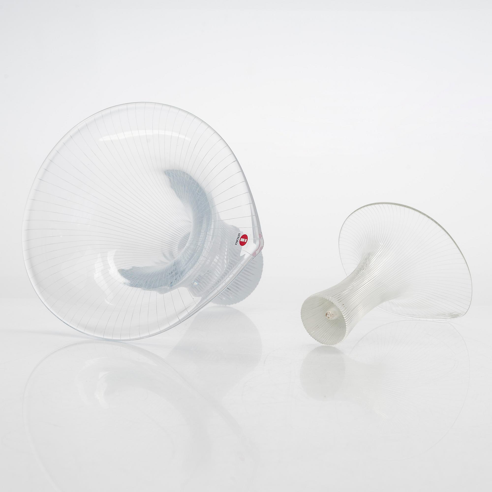 Tapio Wirkkala, vaser, 2 st, "Kanttarell", signerade Tapio Wirkkala Iittala.