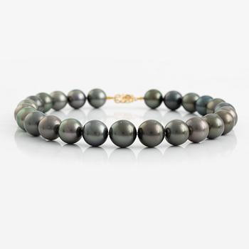 Collier med odlade Tahitipärlor.