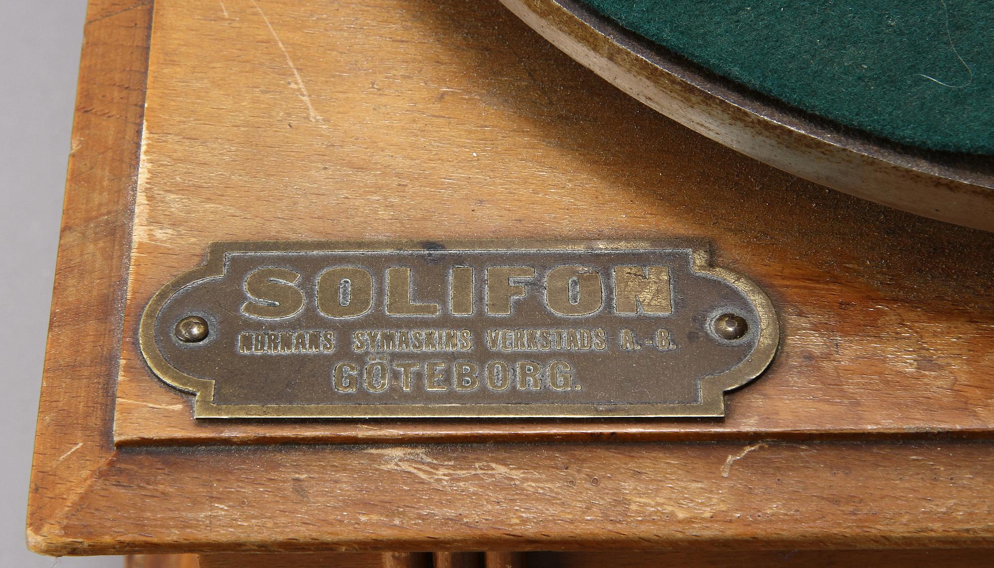 TRATTGRAMMOFON, 1900-talets första hälft.