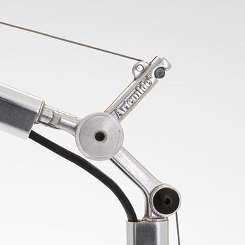 Michele De Lucchi & Giancarlo Fassina, pöytävalaisin, "Tolomeo, micro", Artemide, Italia 2000-luku.