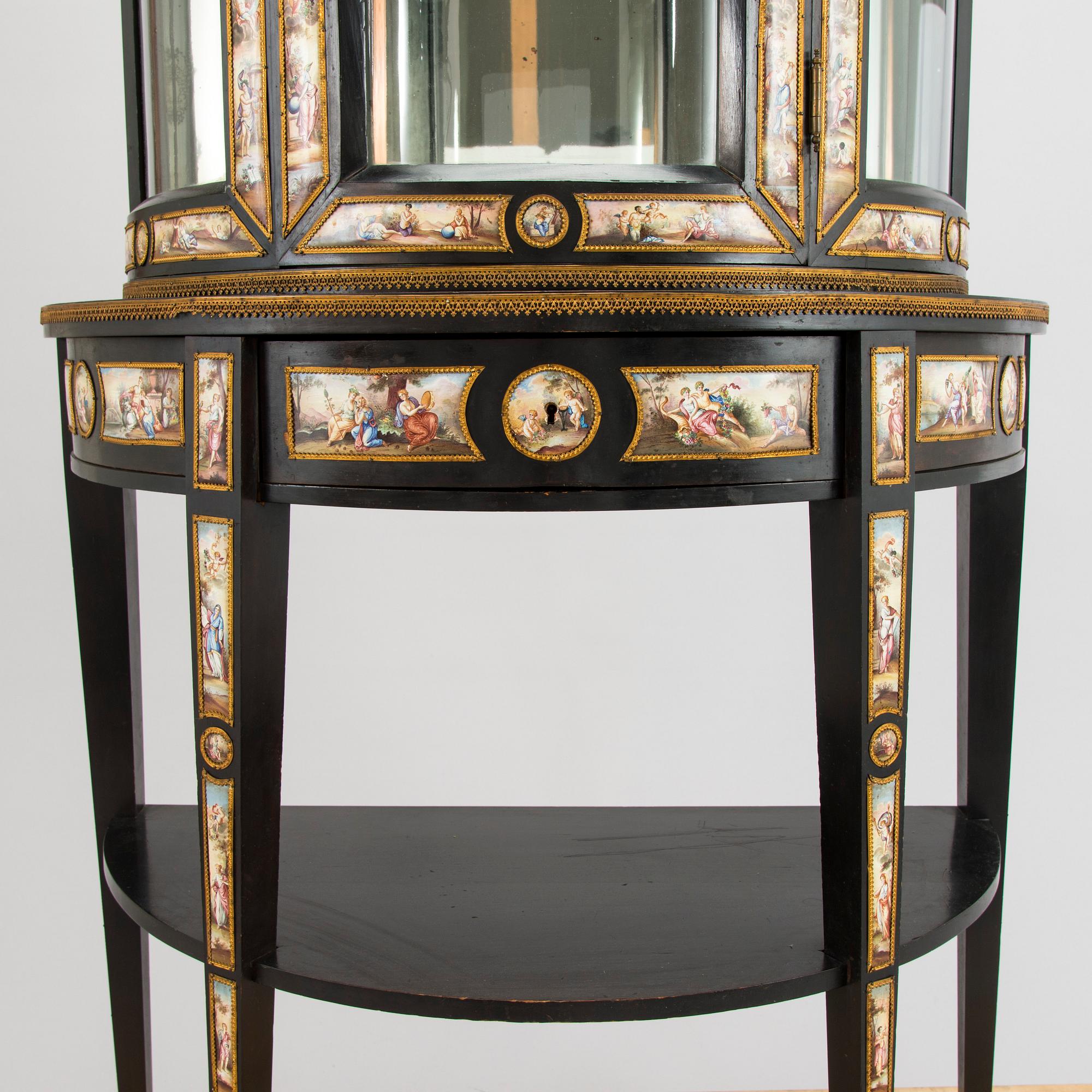 Vitrinskåp, tvådelar, Mellaneuropa, 1800-talets slut.