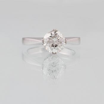 RING, 18K vitguld med briljantslipad diamant 1.52 ct. Vikt 5,9 gram.