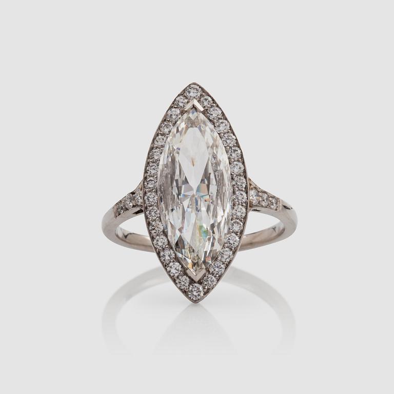 A 3.02 ct marquise-cut diamond ring. Quality G/VS2 according to certificate from GIA.
