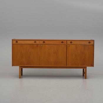 SIDEBOARD, Ulferts Tibro, 1900-talets tredje kvartal.