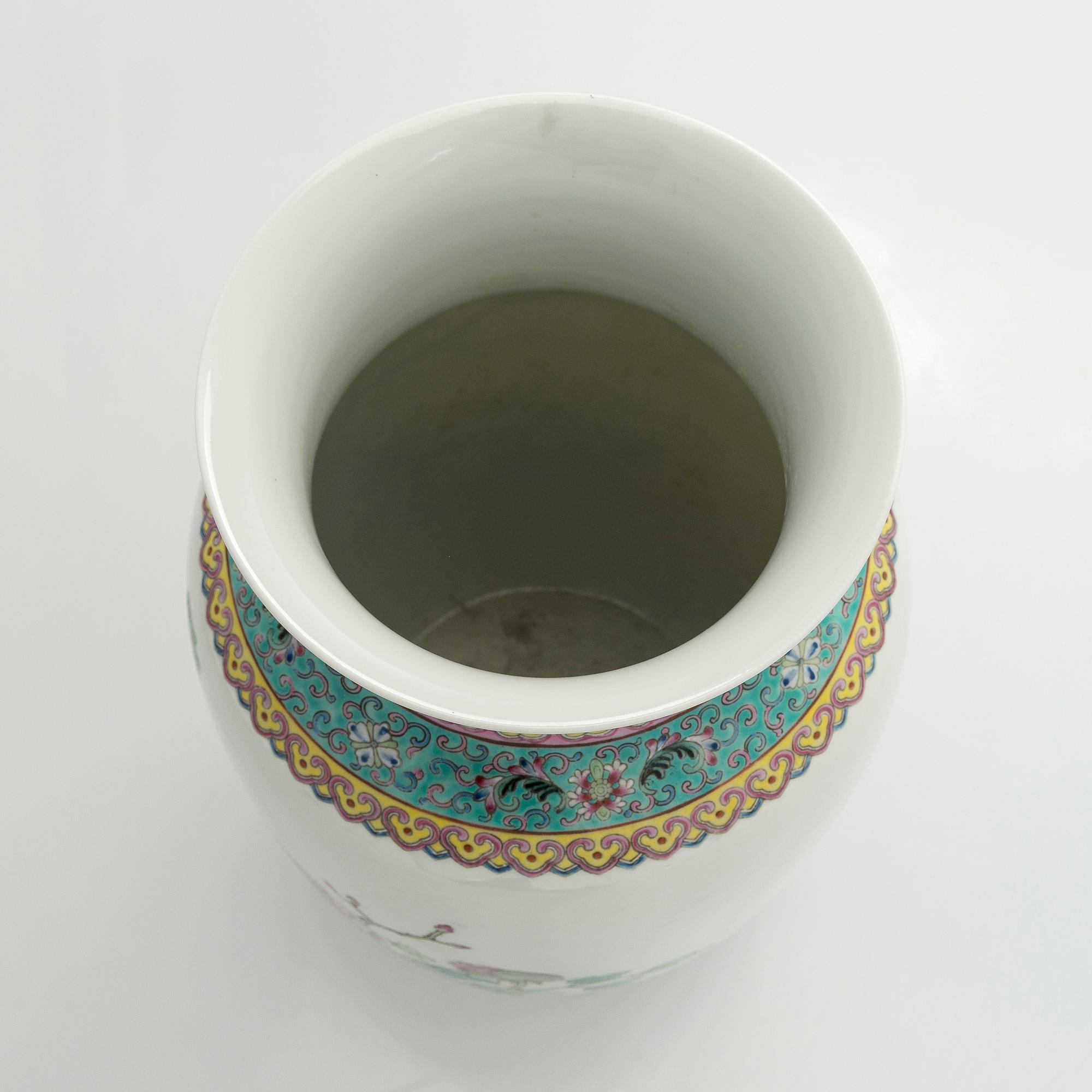 Vase and bowls 2 pcs, China.