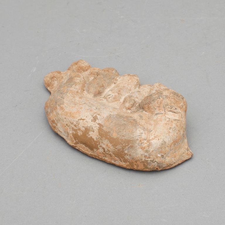 FIGURIN, lergods, möjligen Tang, Kina.