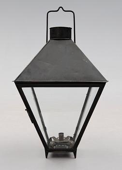 LYKTA, plåt, 1800-tal. Höjd ca 65 cm.