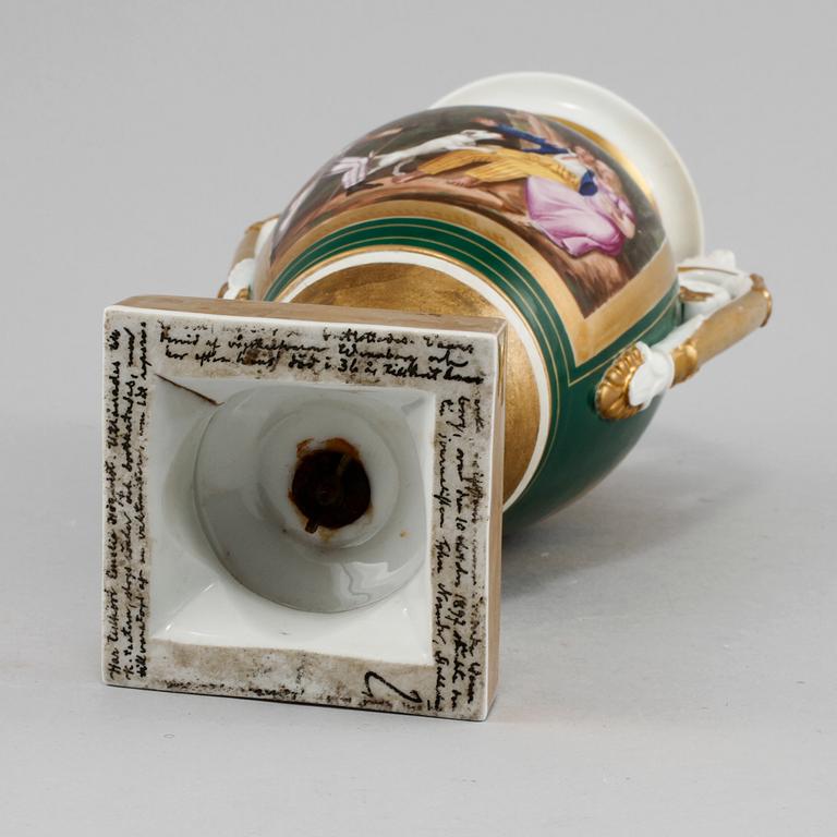 URNA, porslin, empire, 1800-talets första hälft.