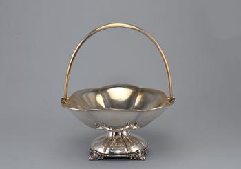 A BREAD BASKET, 13L silver. Roland Mellin, Helsinki 1880. Weight 730 g.