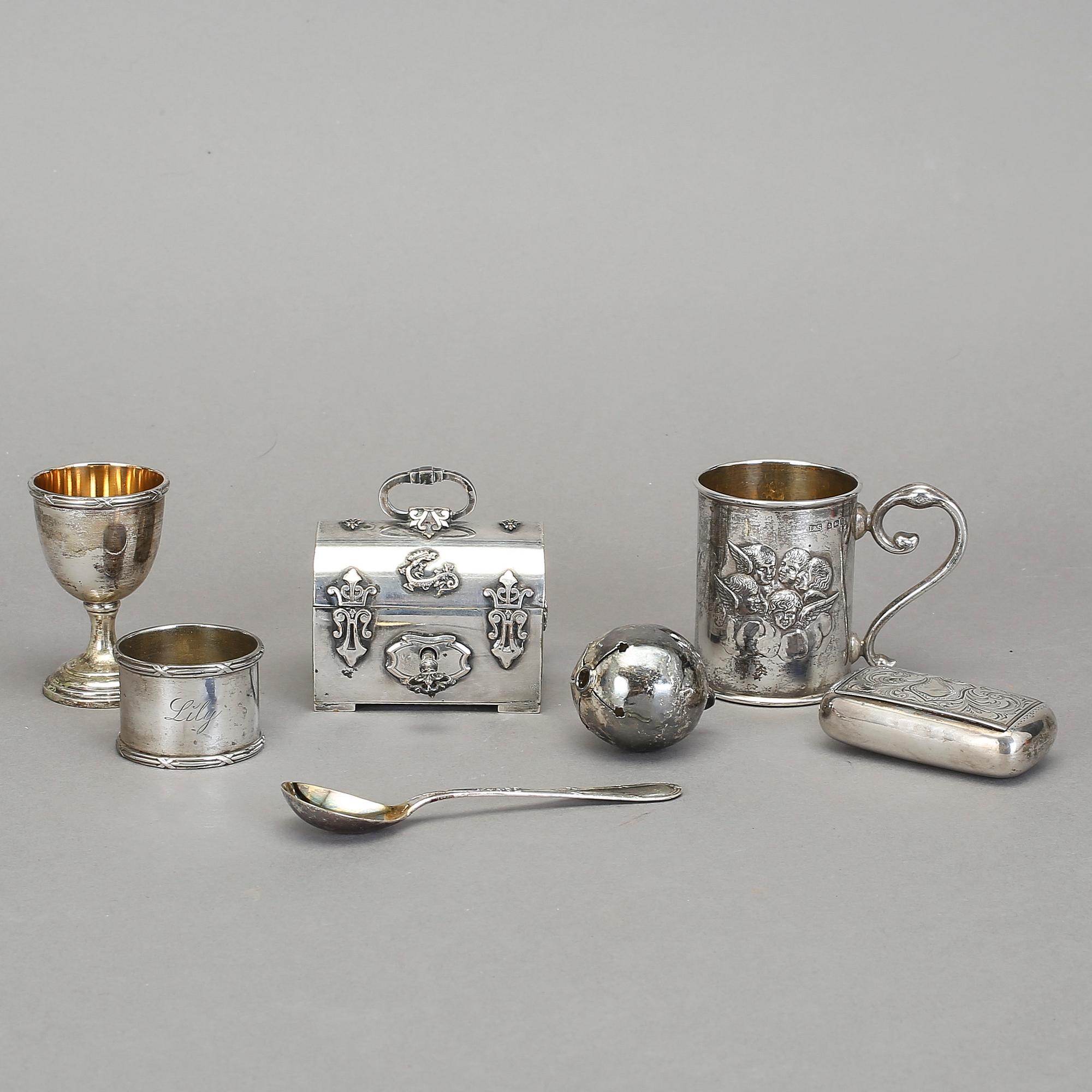 PARTI SILVERFÖREMÅL, 7 delar, samt NYSILVER, 1 del, olika nationaliteter, 1800-/1900-tal. Total silvervikt ca 189 gram.