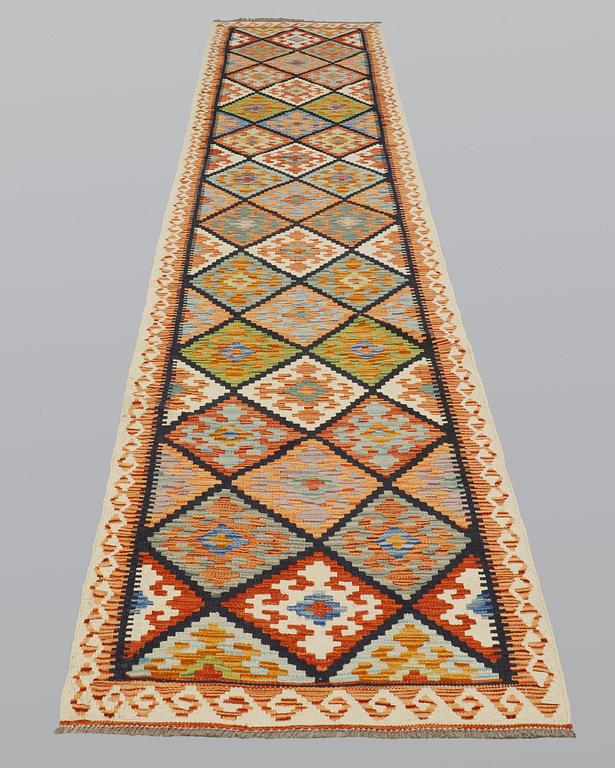 A runner, Kilim, ca 403 x 82 cm.