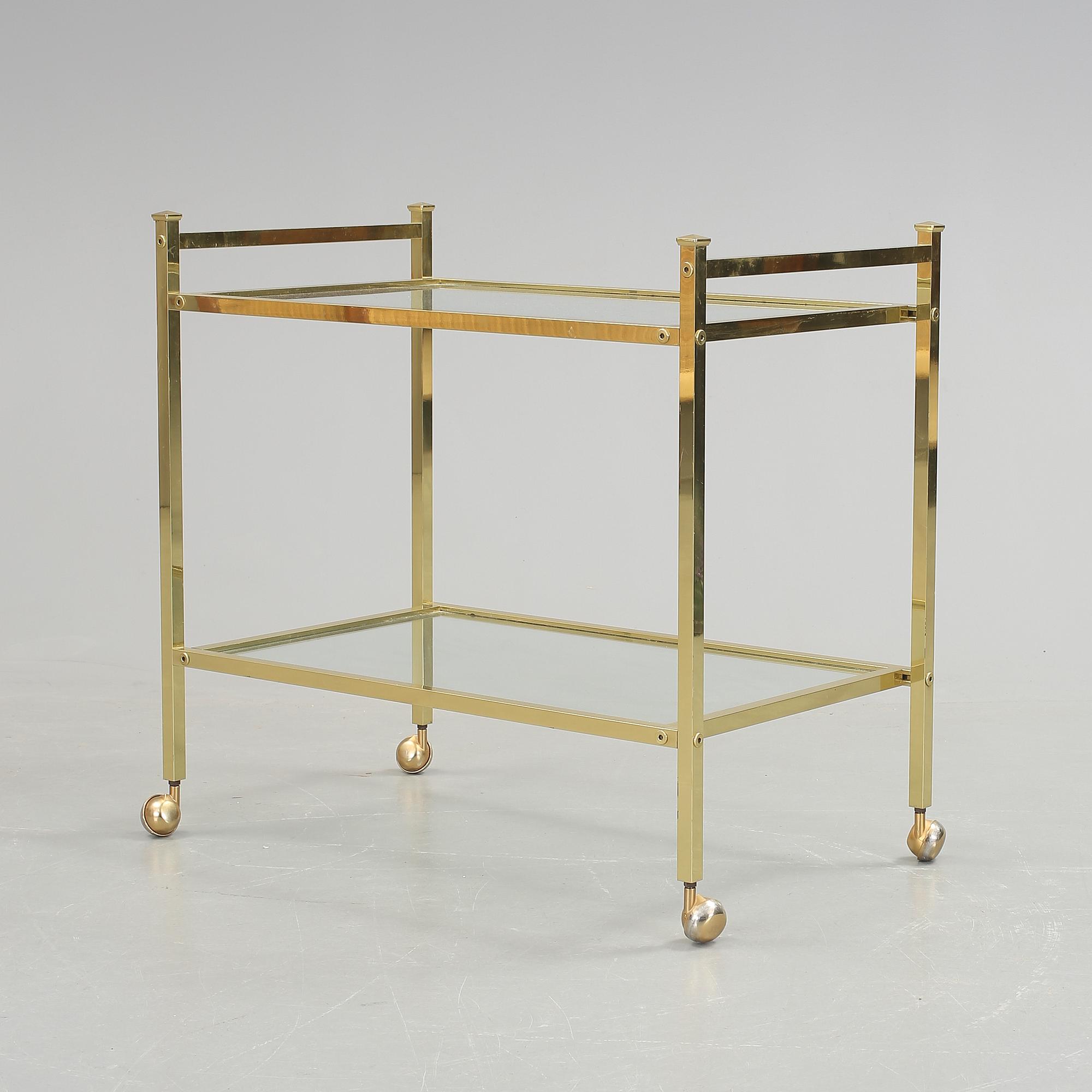 SERVERINGSVAGN, mässing och glas, omkring 1900-talets tredje kvartal.
