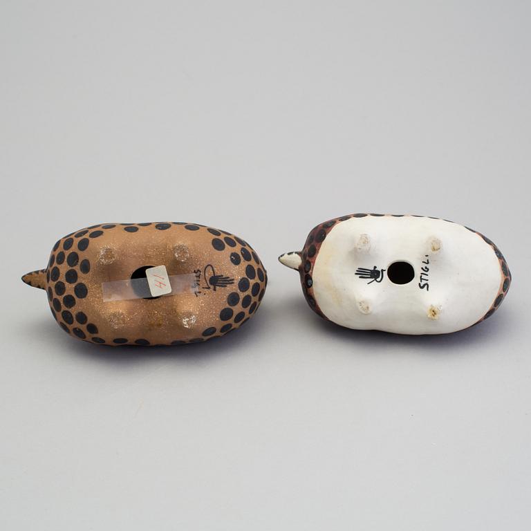 STIG LINDBERG, 2 stycken figuriner av stengods, Gustavsberg 1950/60-tal.